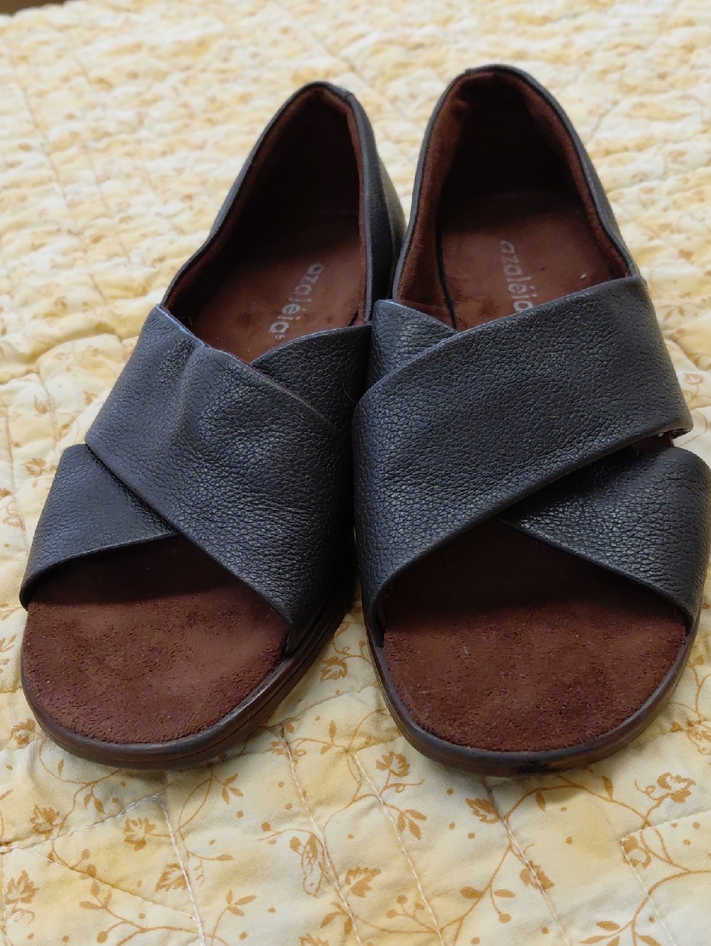 AZALÈIA Black Leather Crisscross Slide Sandals